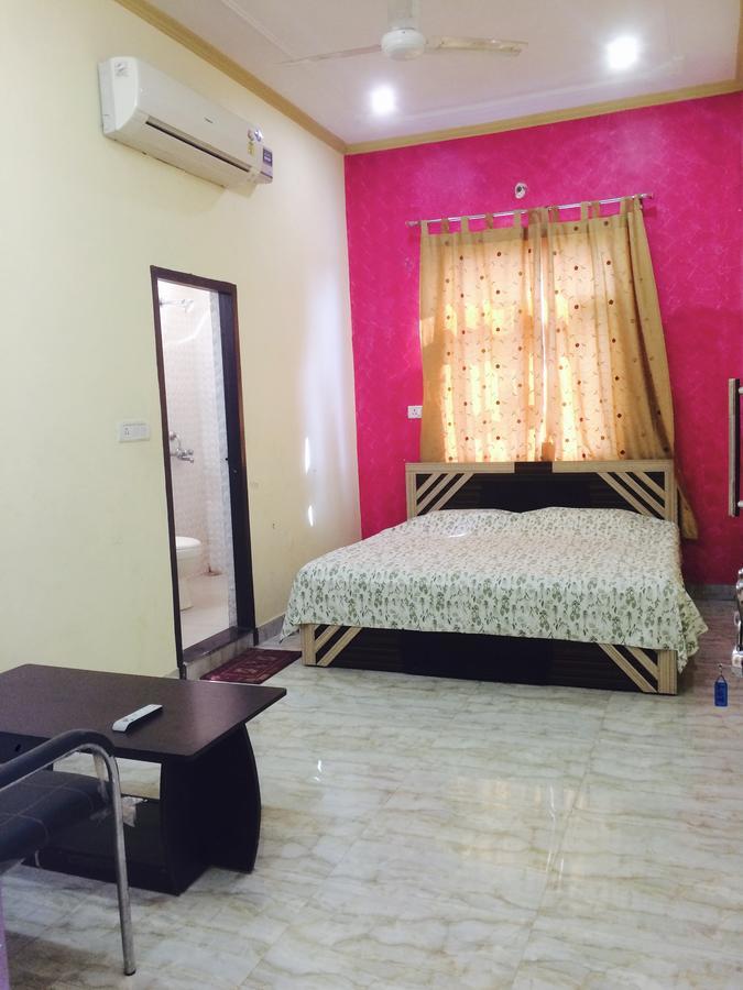 Vinayak Palace Otel Mathura Dış mekan fotoğraf