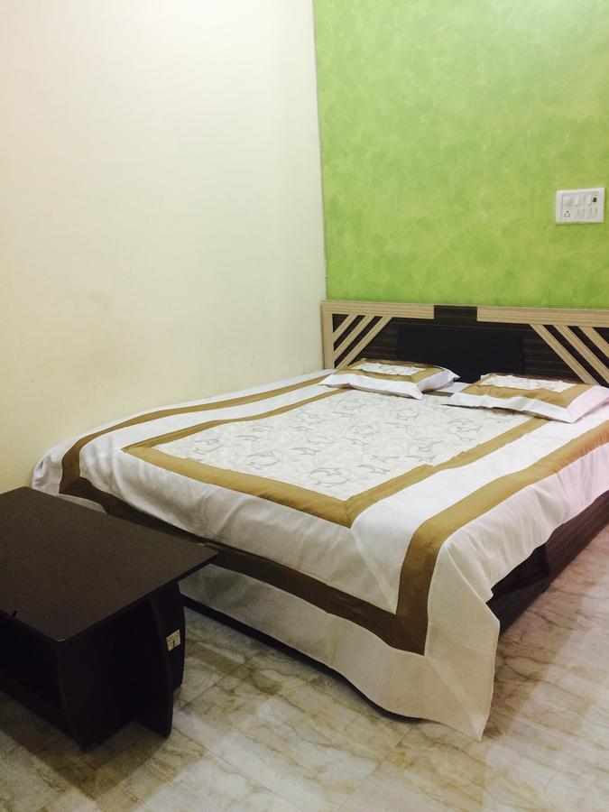 Vinayak Palace Otel Mathura Dış mekan fotoğraf