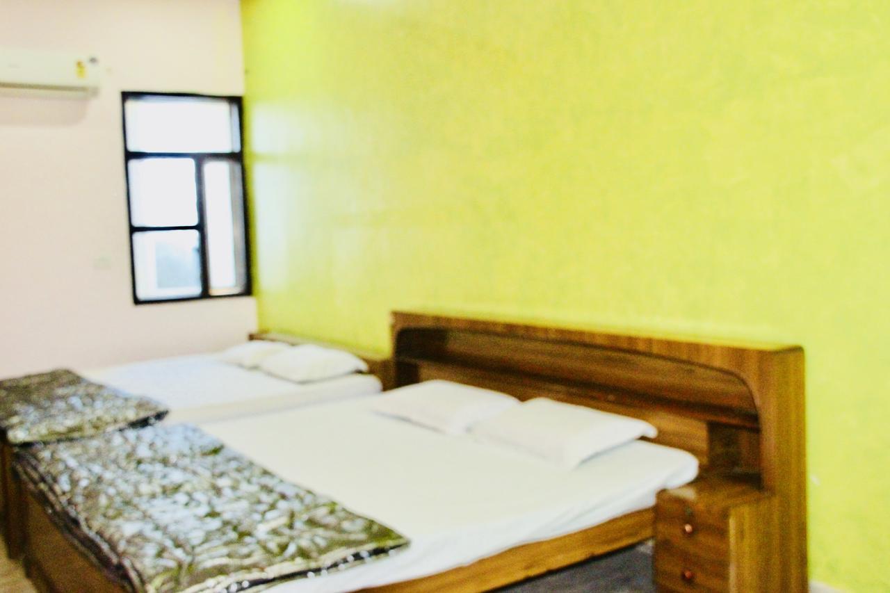 Vinayak Palace Otel Mathura Dış mekan fotoğraf