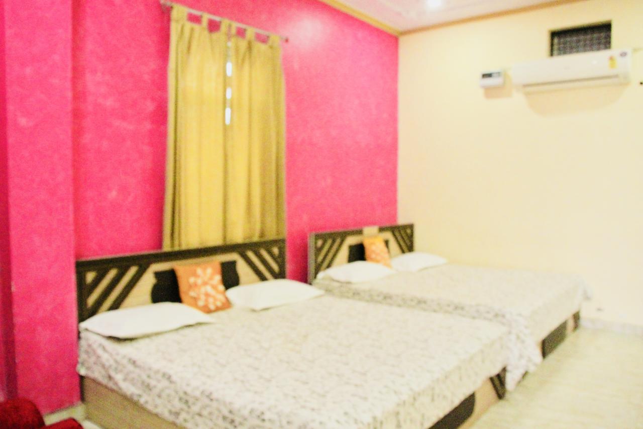Vinayak Palace Otel Mathura Dış mekan fotoğraf