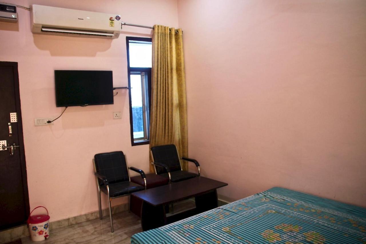 Vinayak Palace Otel Mathura Dış mekan fotoğraf
